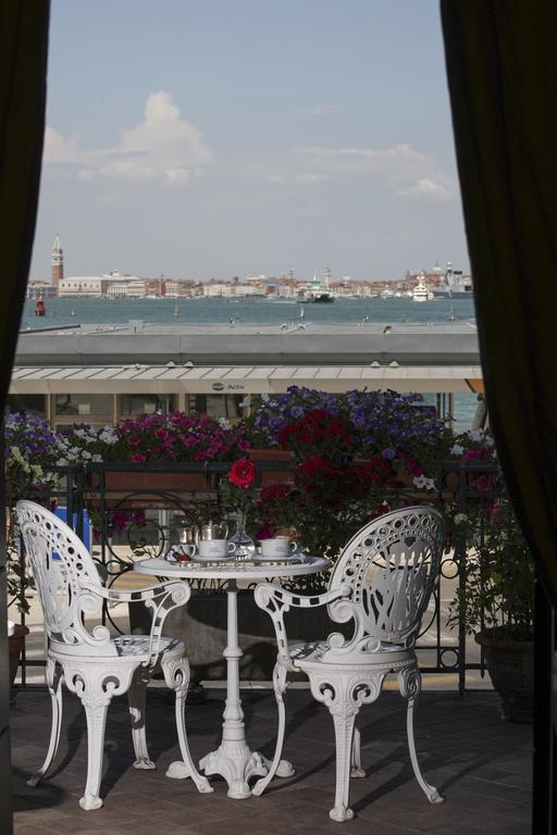 ホテル リヴェエラ ヴェネツィア・リド島 エクステリア 写真